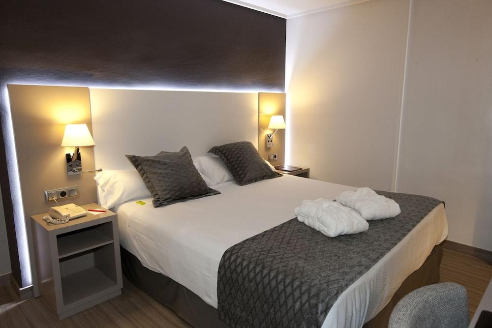 บีแอนด์บี โฮเทล การ์ตาเฆนา การ์ตาโกโนวา Hotel การ์ตาเฮนา ภายนอก รูปภาพ